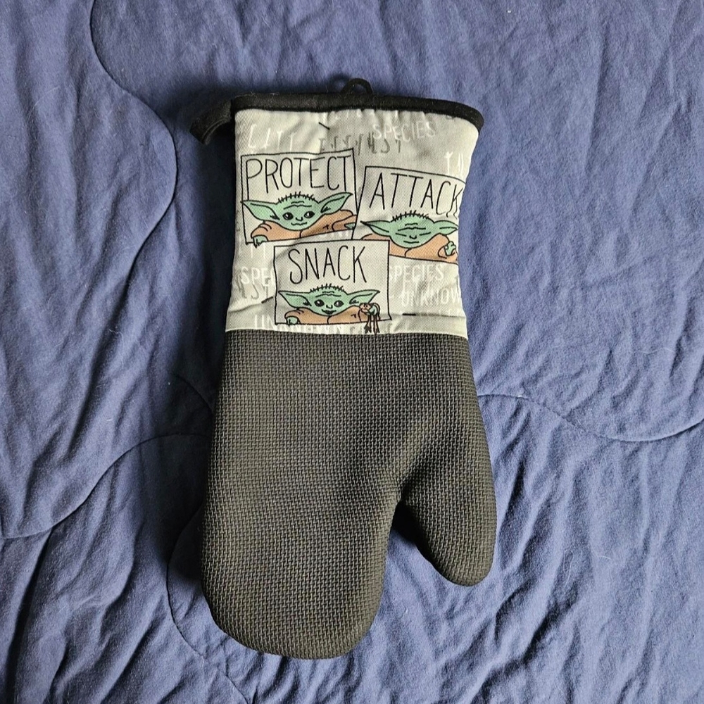 Star Wars Baby Yoda Grogu Kitchen Oven Mitts